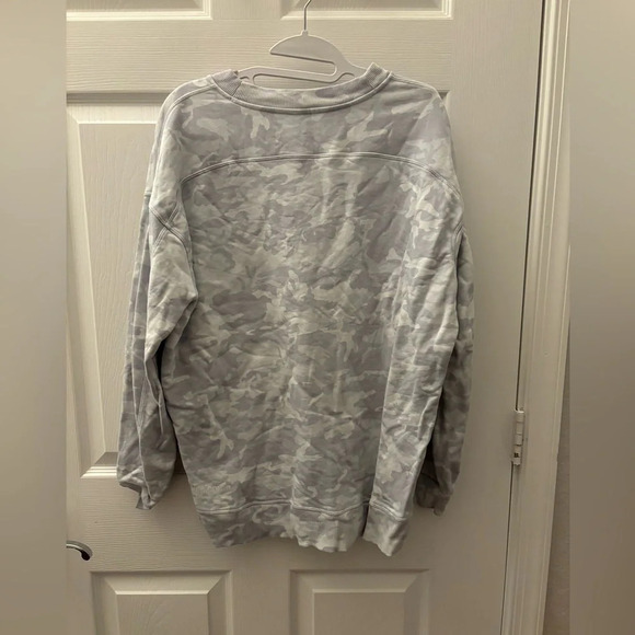 Lululemon perfectly oversized crew white camo sz 6 - Picture 3 of 6